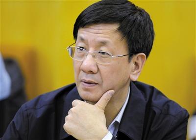 昨日，最高檢檢察長(zhǎng)曹建明在遼寧團(tuán)參加“兩高”報(bào)告分組審議。記者 陳杰 攝