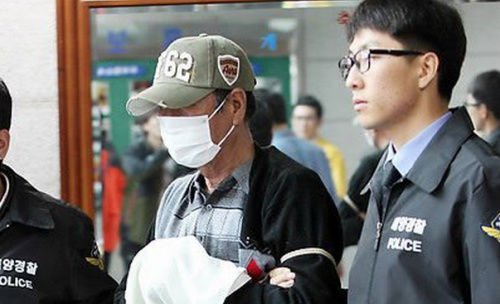 資料圖片：韓國檢方和警方聯(lián)合調(diào)查本部15日對“世越”號客輪的15名船員進(jìn)行逮捕起訴。