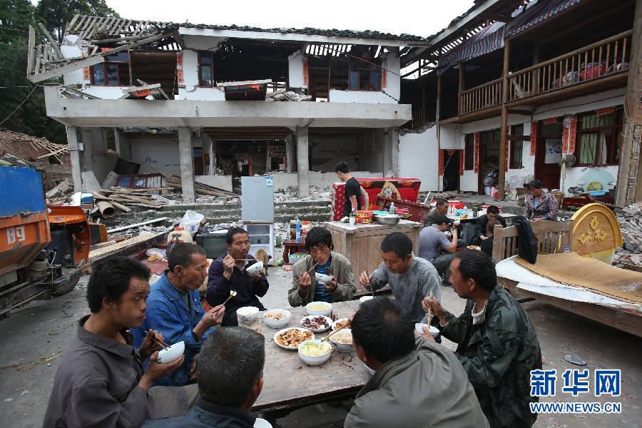 直擊震區(qū)：生活，依然在繼續(xù)