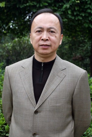 2007年11月5日，十七大黨代表湘西自治州州委書記童名謙。