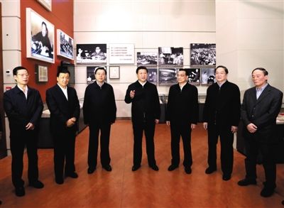 2012年11月29日，習近平等在國家博物館參觀《復興之路》展覽，提出為實現中國夢而奮斗。