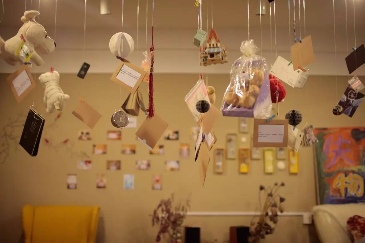 ▲失戀博物館里展示的失戀物品。