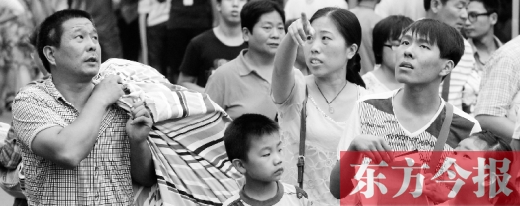 家長(zhǎng)親自送孩子上大學(xué)，最主要的原因還是擔(dān)心孩子的安全問(wèn)題