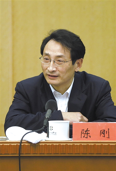 昨日，北京市人大代表、北京市副市長(zhǎng)陳剛參與豐臺(tái)團(tuán)小組討論。 新京報(bào)記者 浦峰 攝