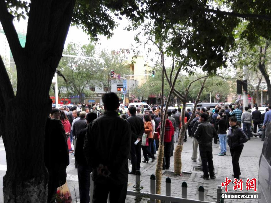 自治區(qū)和烏魯木齊市有關(guān)部門迅速處置，傷員已全部送往醫(yī)院救治。