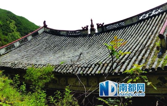 　照光寺在致歉微博中稱，該寺位于蒼山之上，年久失修，且沒有防火通道。