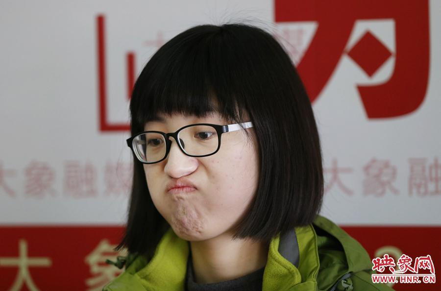 偶爾來個這樣的表情，算是放松緊張的心情吧！